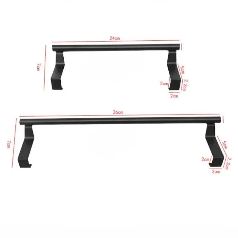 Porte serviette noire sur armoire 10
