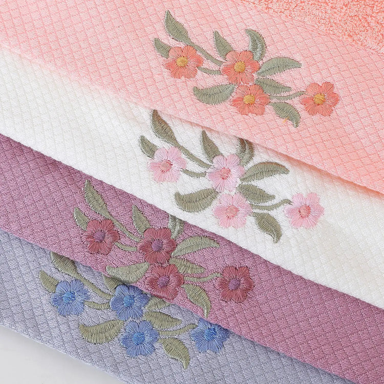 Serviette brodée en Fibre de bois 3