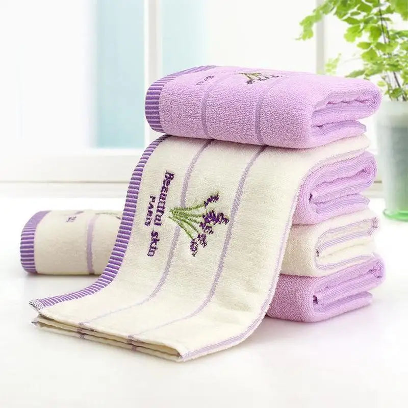 Serviette de bain brodée en coton 2