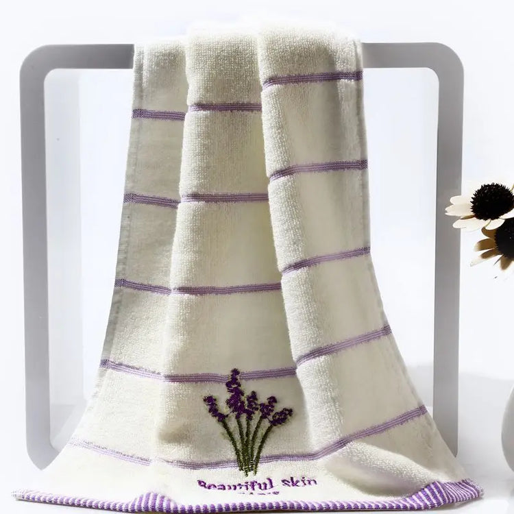 Serviette de bain brodée en coton 8
