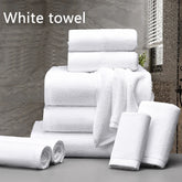 serviettes carrées blanches