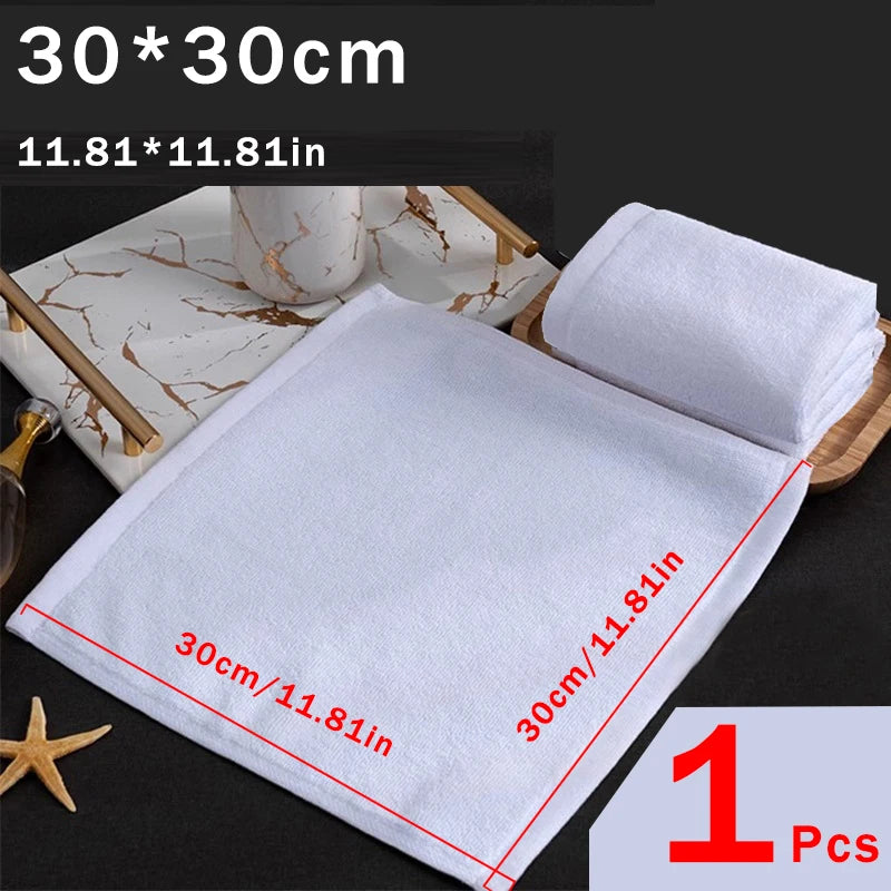 serviettes carrées blanches 13