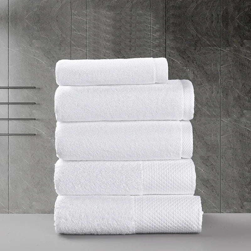 serviettes carrées blanches 5