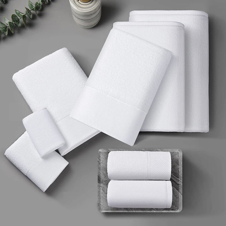 serviettes carrées blanches 6